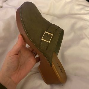 Style & Co Dakotaa Suede Green Clogs